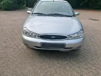 Gebraucht Ford Mondeo 130 PS (95 kW) 1998 Silber Limousine
