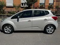 Gebraucht Kia Venga 125 PS (91 kW) 2010 Gold Kleinwagen
