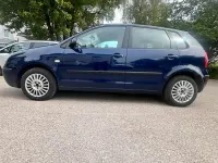 Gebraucht VW Polo 64 PS (47 kW) 2003 Blau Kleinwagen