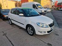 Gebraucht Skoda Fabia 69 PS (50 kW) 2013 Weiß Kleinwagen