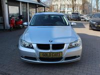 Gebraucht BMW 320 150 PS (110 kW) 2007 Titansilber metallic Limousine