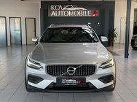 Gebraucht Volvo V60 CC Basis 190 PS (139 kW) 2019 Silber Kombi