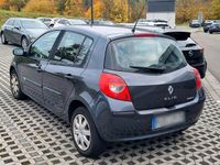Gebraucht Renault Clio II Dynamique 101 PS (74 kW) 2007 Schwarz Limousine