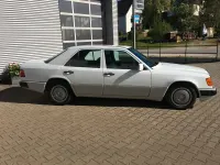 Gebraucht Mercedes 200 105 PS (77 kW) 1990 Weiß Limousine