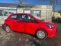 Gebraucht Toyota Yaris 69 PS (50 kW) 2017 Rot Kleinwagen