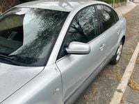 Usata VW Passat 102 CV (75 kW) 2003 Grigio Berlina
