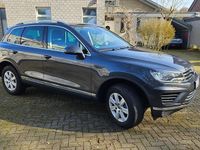 Gebraucht VW Touareg 262 PS (192 kW) 2015 Grau SUV