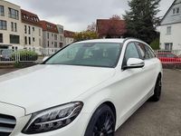 Gebraucht Mercedes C220 194 PS (142 kW) 2018 Weiß Kombi