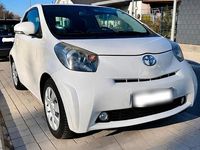 Gebraucht Toyota iQ 68 PS (50 kW) 2011 Weiß Kleinwagen