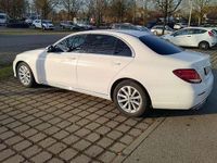 Gebraucht Mercedes E220 Avantgarde 194 PS (142 kW) 2016 Weiß Limousine