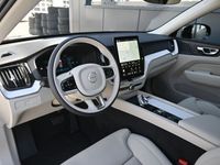 Gebraucht Volvo XC60 Plus 250 PS (183 kW) 2025 Rot SUV