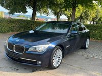 Gebraucht BMW 740 326 PS (239 kW) 2009 Blau Limousine