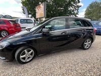 Gebraucht Mercedes B180 122 PS (89 kW) 2014 Schwarz Van / Kleinbus