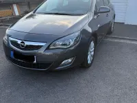 Gebraucht Opel Astra Cosmo 180 PS (132 kW) 2010 Grau Limousine