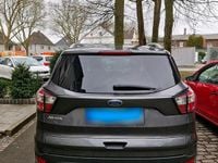 Gebraucht Ford Kuga Titanium 150 PS (110 kW) 2019 Grau SUV