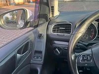 Gebraucht VW Golf VI 122 PS (89 kW) 2009 Weiß Kleinwagen