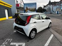Gebraucht Toyota Aygo 72 PS (52 kW) 2019 Weiß Kleinwagen