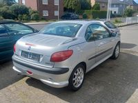 gebraucht Peugeot 206 CC 1,6 LTR SILBER / KLIMA / ALUS / TÜV 24