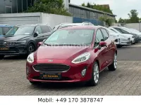 Gebraucht Ford Fiesta Titanium 101 PS (74 kW) 2018 Rot Kleinwagen