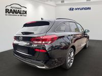 Gebraucht Hyundai i30 Advantage 101 PS (74 kW) 2024 Schwarz Kombi