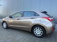 Gebraucht Hyundai i30 Classic 99 PS (72 kW) 2014 Braun Kleinwagen