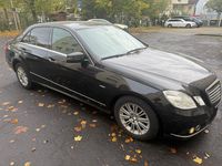 Gebraucht Mercedes E220 170 PS (125 kW) 2010 Schwarz Limousine