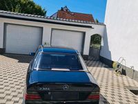 Gebraucht Mercedes E230 136 PS (100 kW) 1986 Blau Limousine