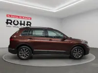 Gebraucht VW Tiguan Life 150 PS (110 kW) 2023 Ginger brown metallic SUV