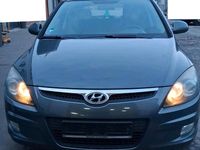 Gebraucht Hyundai i30 109 PS (80 kW) 2008 Grau Kombi