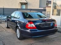 Gebraucht Mercedes E300 Elegance 211 PS (155 kW) 2008 Blau Limousine