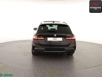 Gebraucht BMW 330e M Sport 252 PS (185 kW) 2021 Saphirschwarz Kombi