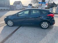 Gebraucht Ford Focus Ambiente 101 PS (74 kW) 2016 Blau Limousine