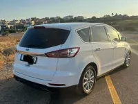 Gebraucht Ford S-MAX Titanium 179 PS (131 kW) 2017 Weiß Van / Kleinbus