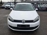 Gebraucht VW Golf VII 105 PS (77 kW) 2012 Candyweiß Limousine