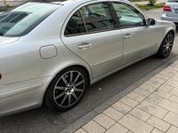 Usata Mercedes E240 2002 Grigio Utilitaria