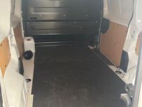 Second-hand Citroën Jumpy 120 CP (88 kW) 2024 Alb Monovolum