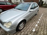 Second-hand Mercedes C180 129 CP (94 kW) 2001 Argintiu Berlinǎ