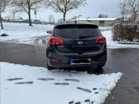 Gebraucht Kia Ceed Spirit 128 PS (94 kW) 2015 Schwarz Kleinwagen