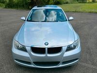 Gebraucht BMW 318 129 PS (94 kW) 2007 Silber Limousine