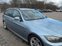 Gebraucht BMW 320 170 PS (125 kW) 2009 Blau Kombi