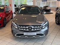 Gebraucht Mercedes GLA220 184 PS (135 kW) 2017 Grau (mountaingrau) SUV