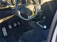 Gebraucht Citroën DS3 Sport Chic 156 PS (114 kW) 2013 Weiß Kleinwagen