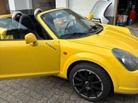 Gebraucht Toyota MR2 140 PS (102 kW) 2001 Gelb Cabrio