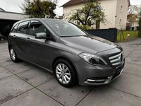 Usata Mercedes B200 156 CV (114 kW) 2012 Grigio Monovolume