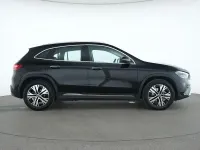 Gebraucht Mercedes GLA200 Progressive 163 PS (119 kW) 2025 Nachtschwarz SUV