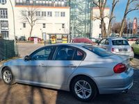 Gebraucht BMW 318 Comfort Edition 143 PS (105 kW) 2009 Silber Limousine