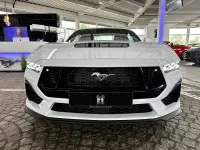 Neu Ford Mustang GT Fastback 446 PS (328 kW) 2025 (weiss (oxfordwhite)) Coupé