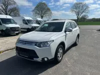 Gebraucht Mitsubishi Outlander Diamant Edition 150 PS (110 kW) 2015 Weiß SUV