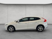 Gebraucht Volvo V40 Kinetic 122 PS (89 kW) 2017 Weiss Limousine