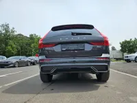 Gebraucht Volvo XC60 Plus 197 PS (144 kW) 2023 Grau SUV